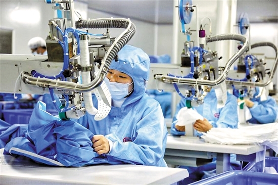 探營(yíng)廣州部分口罩、防護(hù)服生產(chǎn)企業(yè) 廠家說(shuō)買口罩難會(huì)緩解