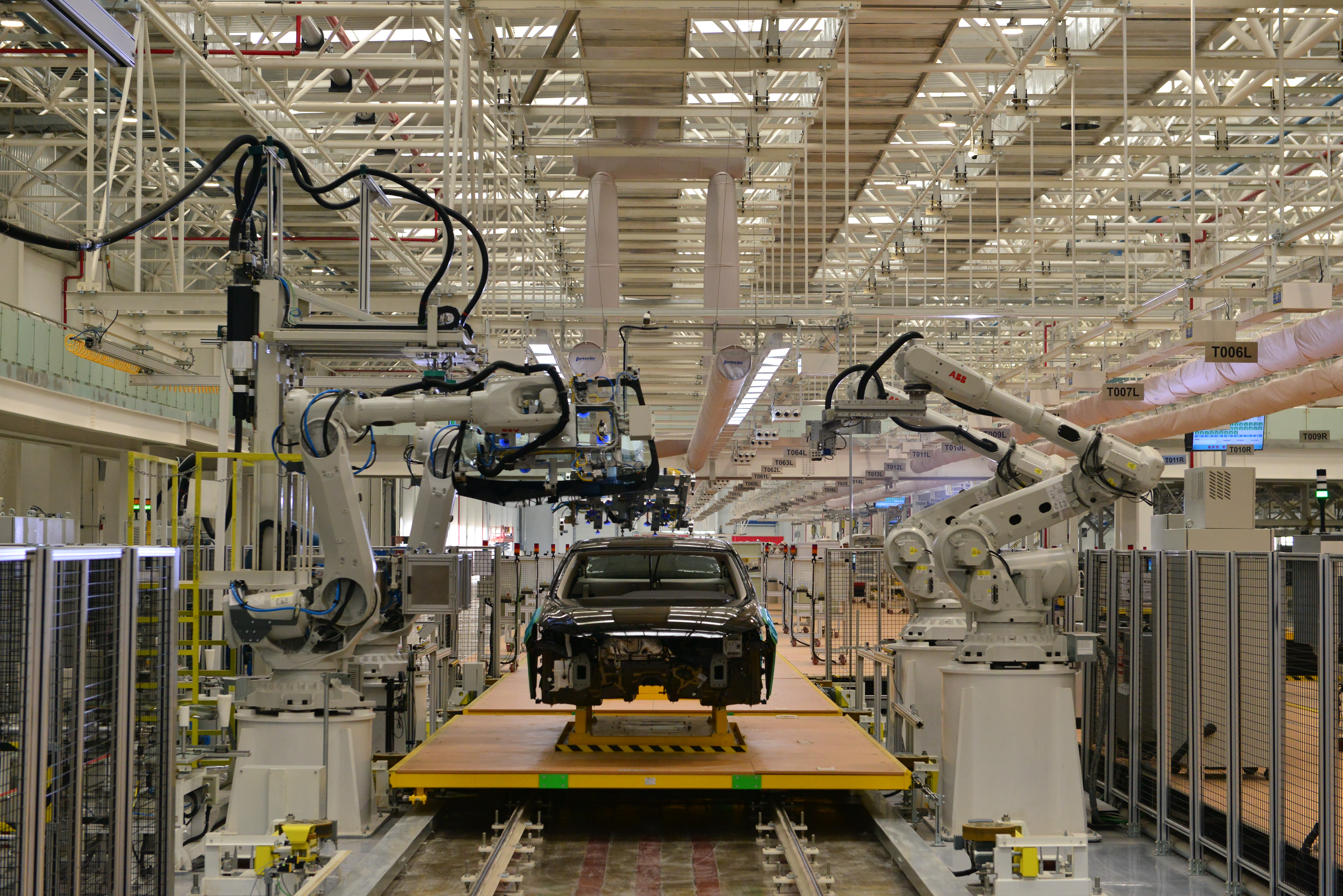 52秒下線一臺汽車、1分鐘生產線切換 廣汽傳祺打造自我感知工廠